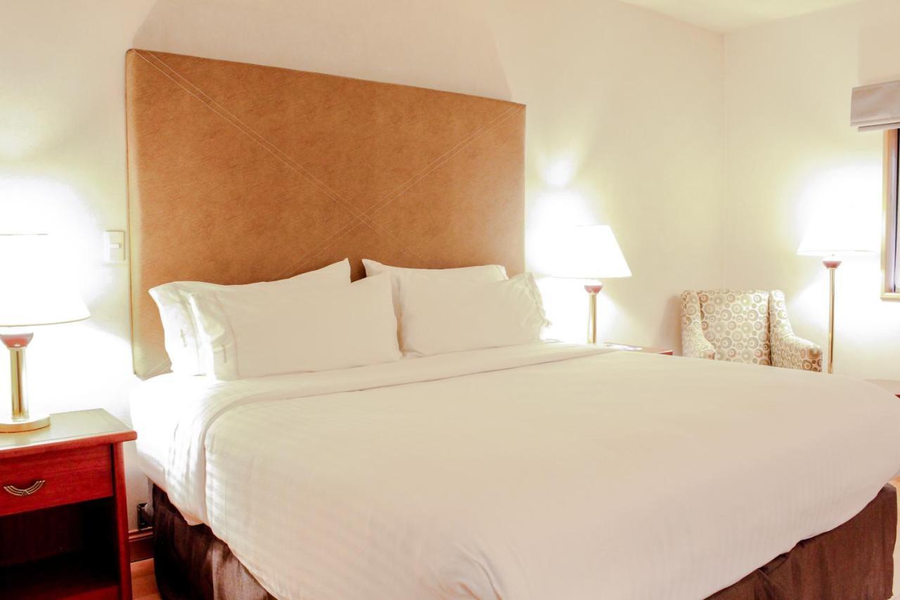 Holiday Inn Express Chihuahua By Ihg Esterno foto