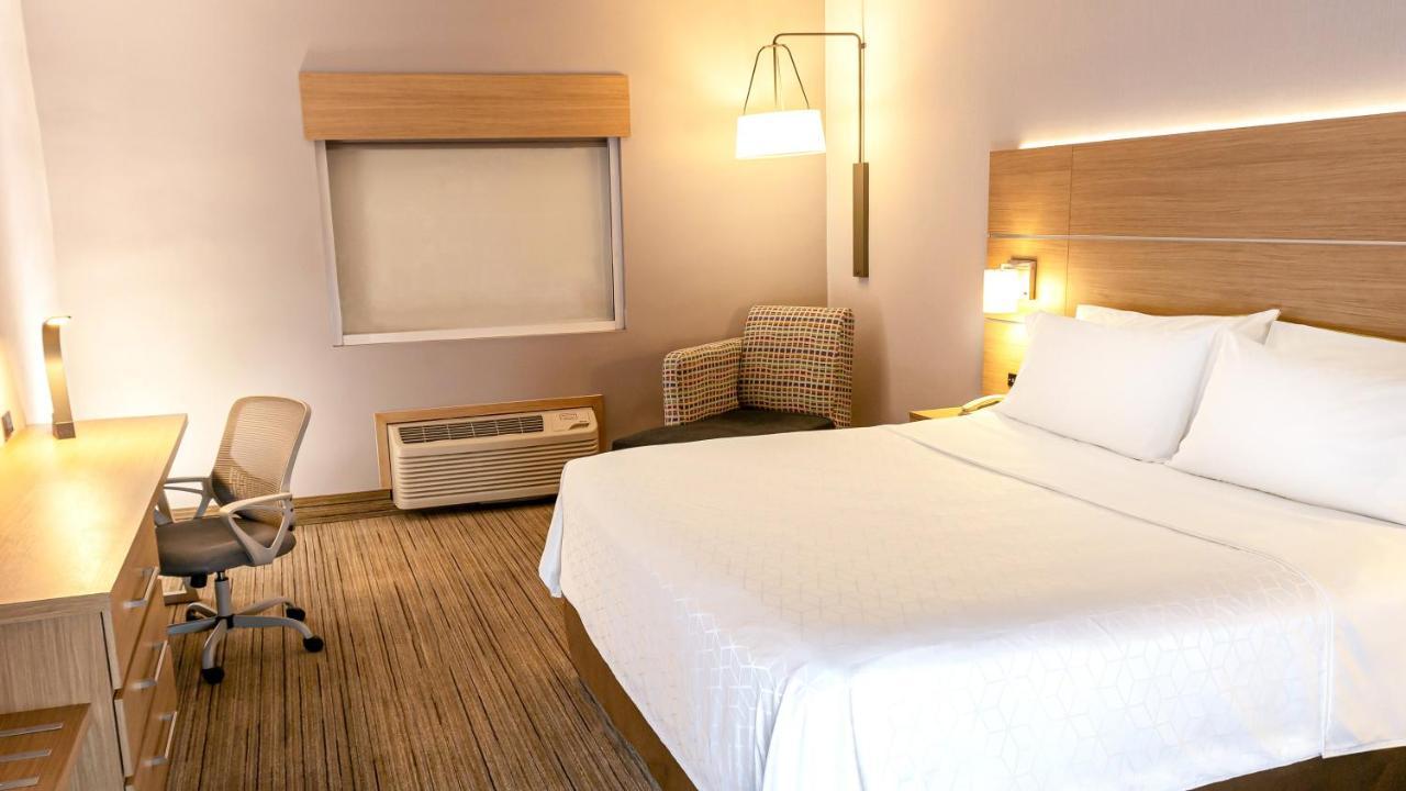 Holiday Inn Express Chihuahua By Ihg Esterno foto
