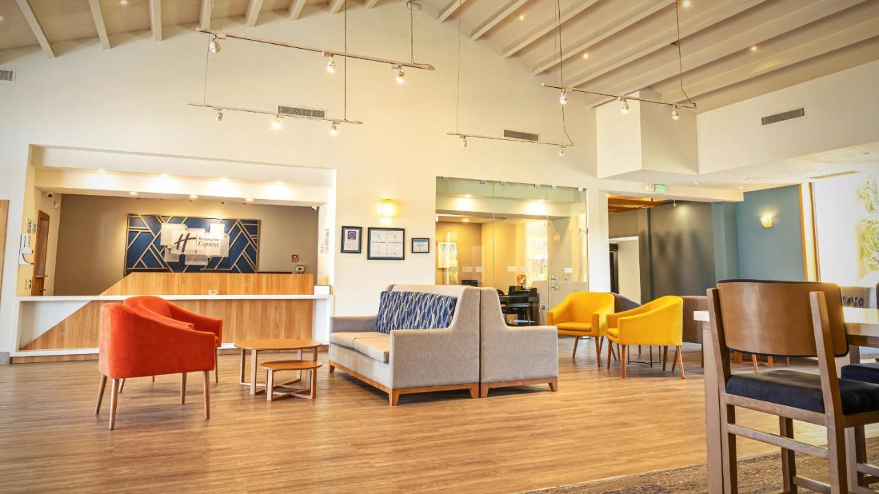 Holiday Inn Express Chihuahua By Ihg Esterno foto