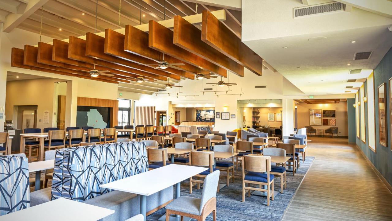 Holiday Inn Express Chihuahua By Ihg Esterno foto