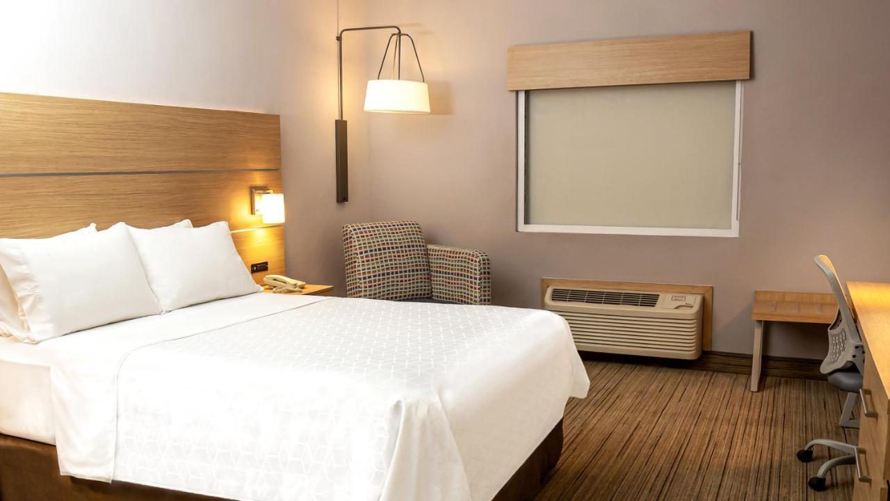 Holiday Inn Express Chihuahua By Ihg Esterno foto