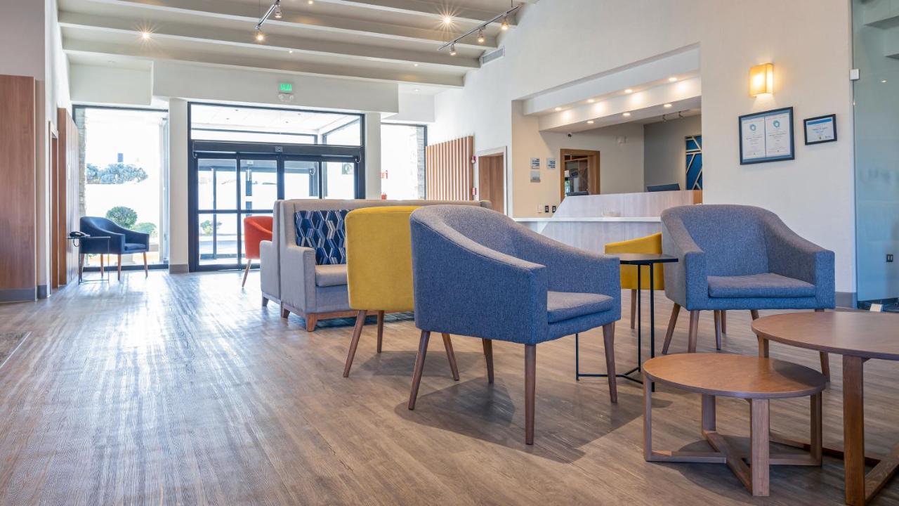 Holiday Inn Express Chihuahua By Ihg Esterno foto