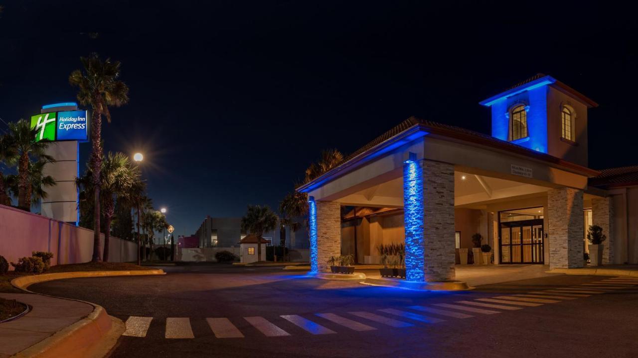Holiday Inn Express Chihuahua By Ihg Esterno foto