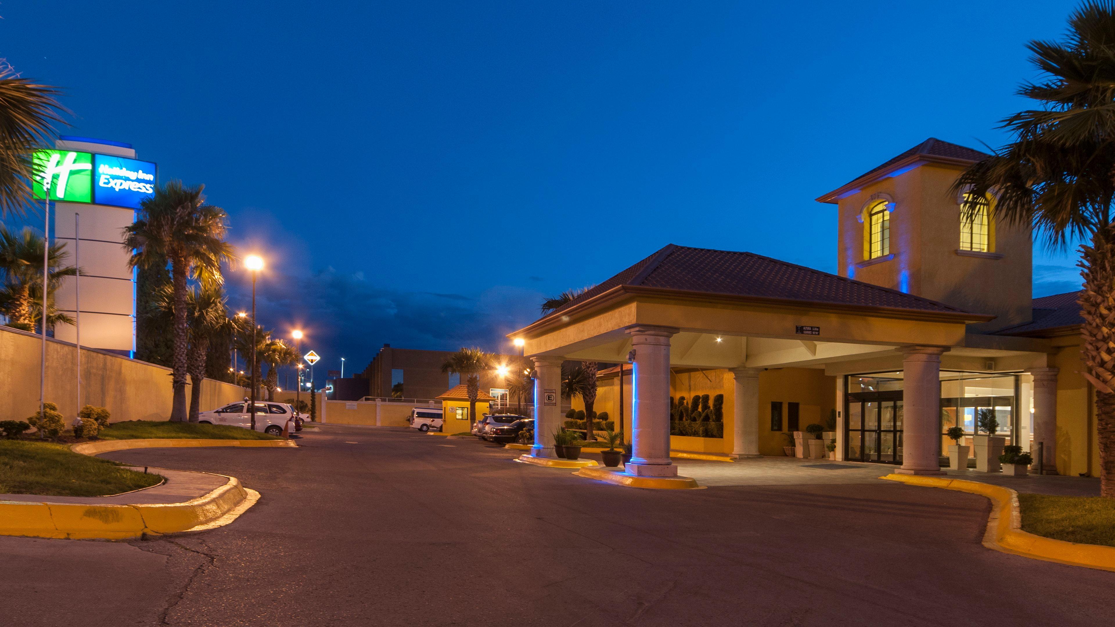 Holiday Inn Express Chihuahua By Ihg Esterno foto